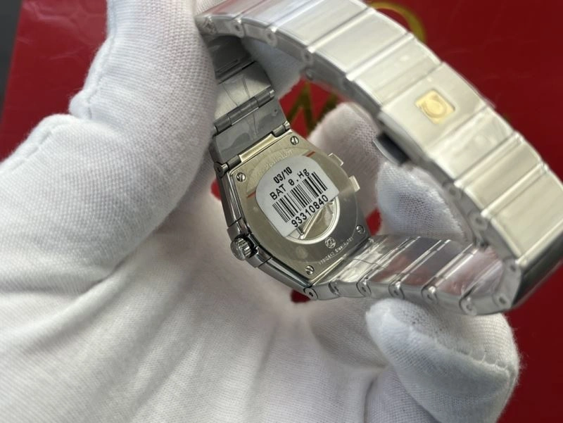 Vibrant OMEGA Watches 190857