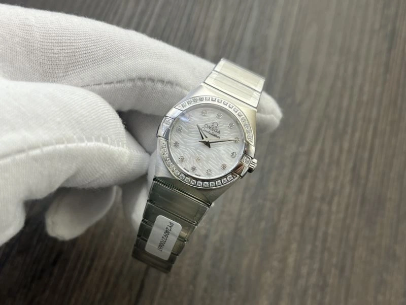 Sporty OMEGA Watches 190437