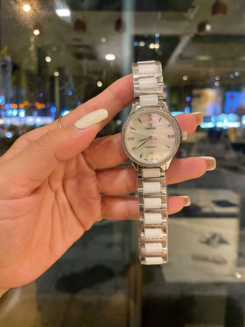 OMEGA Watches Stretchable 190402