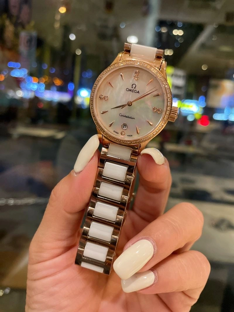 OMEGA Watches Stretchable 190402