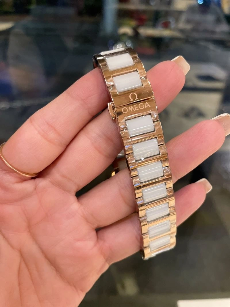 OMEGA Watches Stretchable 190402