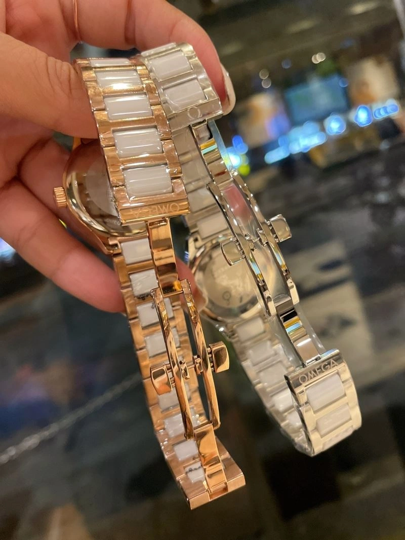 OMEGA Watches Stretchable 190402