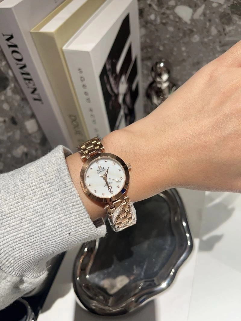 OMEGA Watches Snug 190314