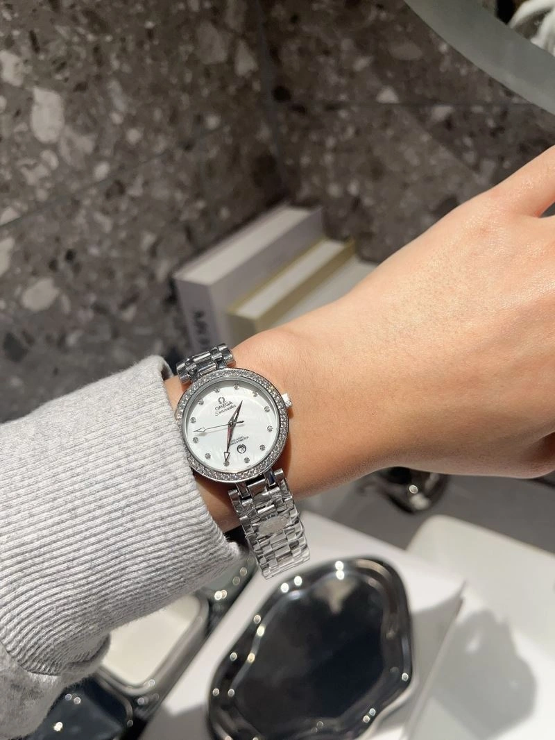 Lightweight OMEGA Watches 190321