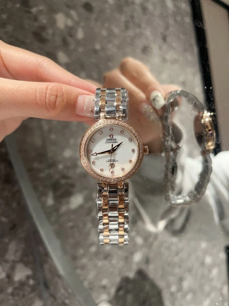 Lightweight OMEGA Watches 190321