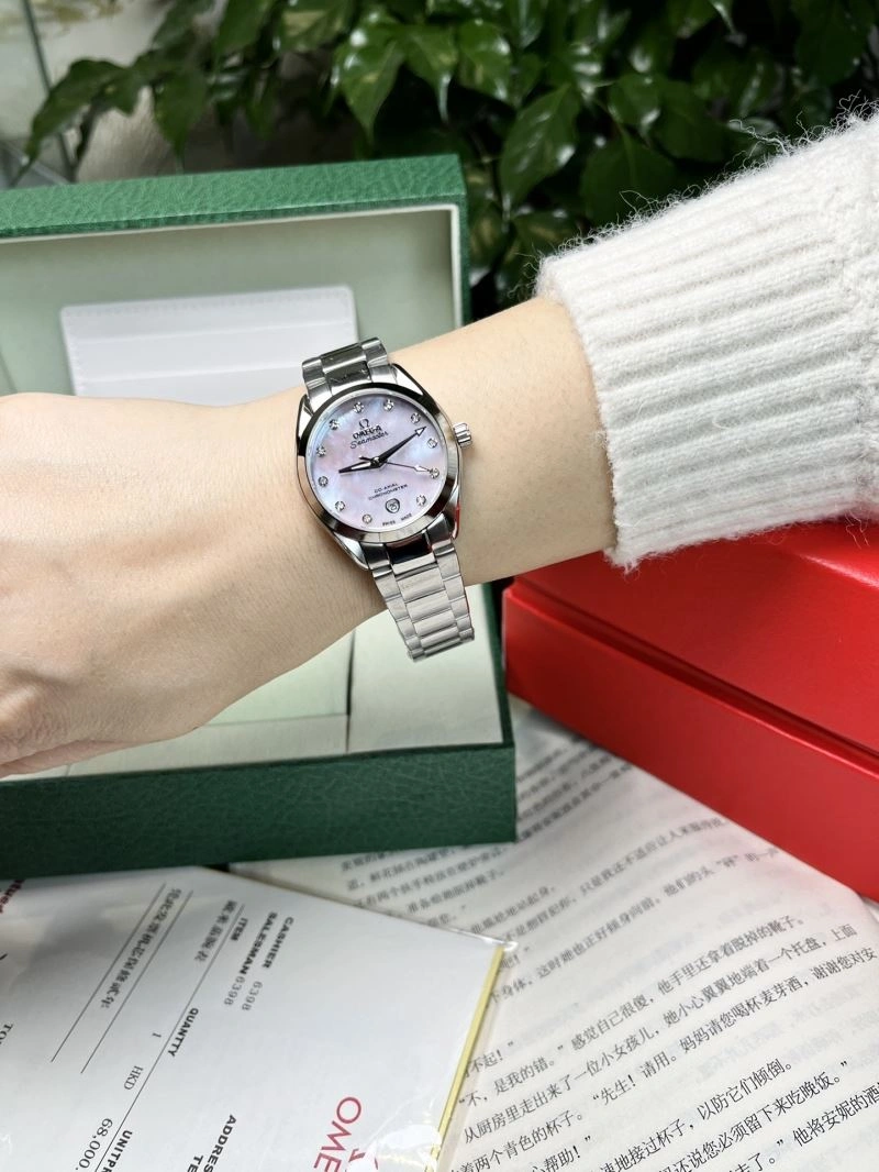 Snug OMEGA Watches 191789
