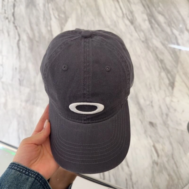 Versatile Oakley Caps 257298