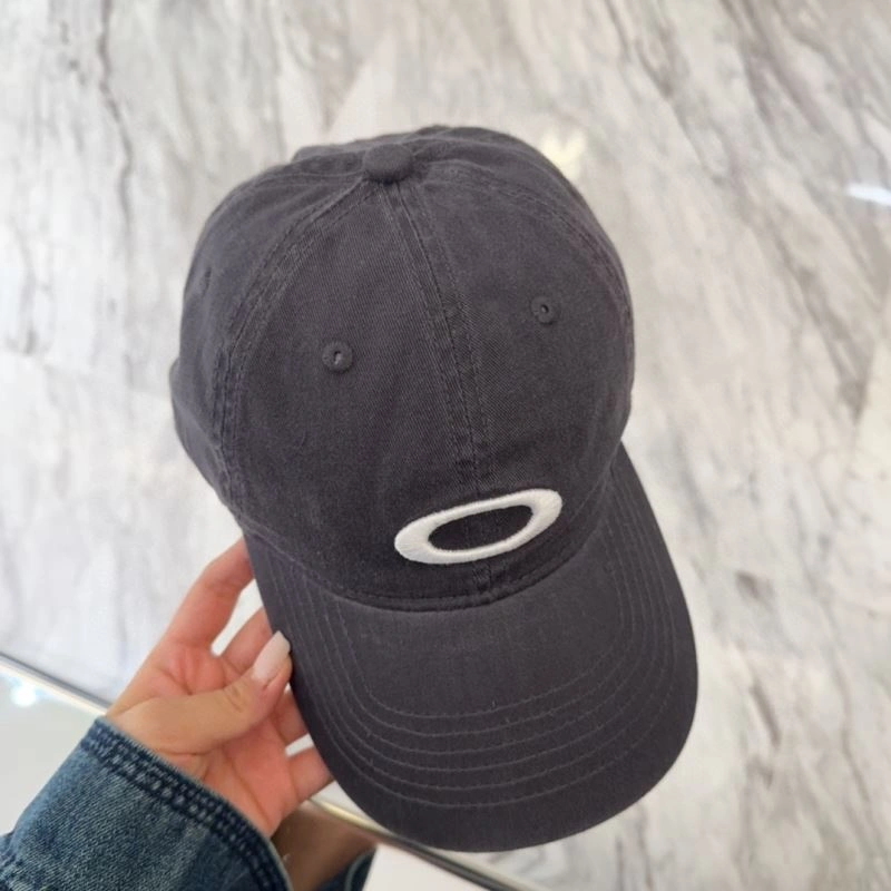 Versatile Oakley Caps 257298