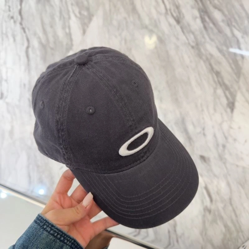 Versatile Oakley Caps 257298