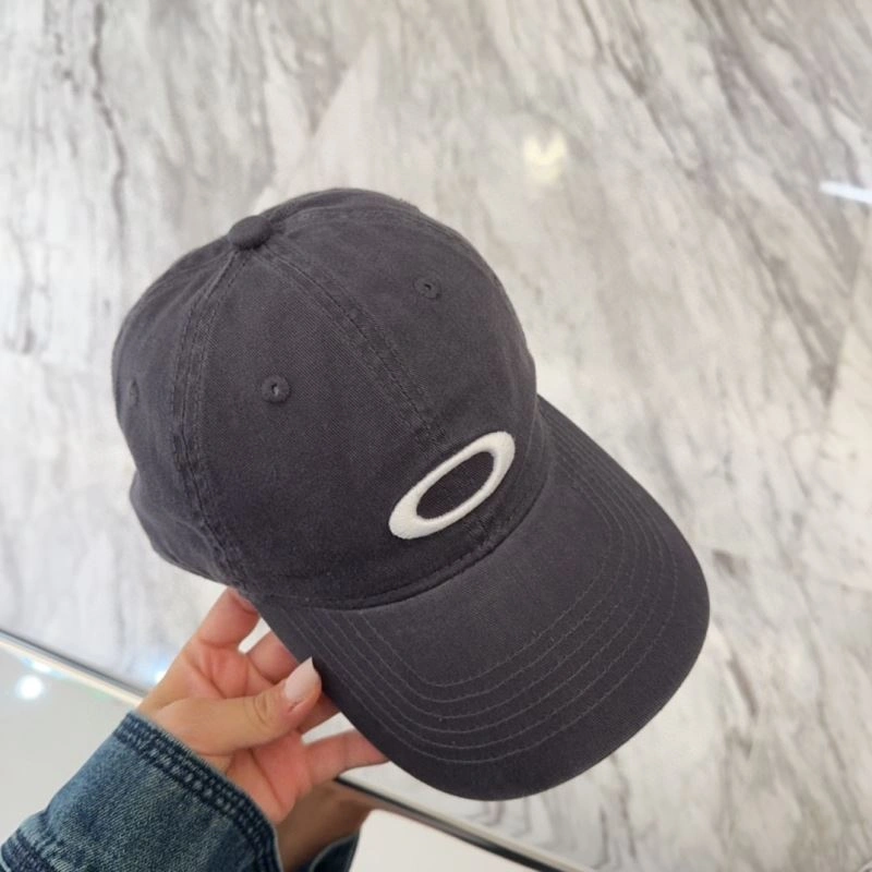 Versatile Oakley Caps 257298