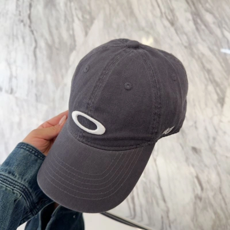 Versatile Oakley Caps 257298