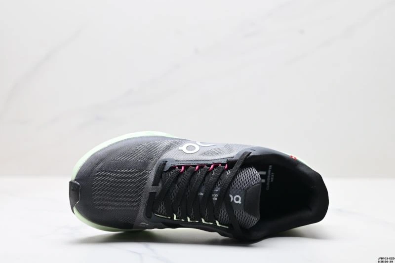 On Running Shoes Tailored 3062