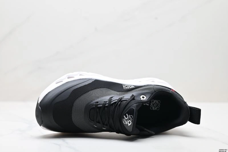 On Running Shoes Bold 3128
