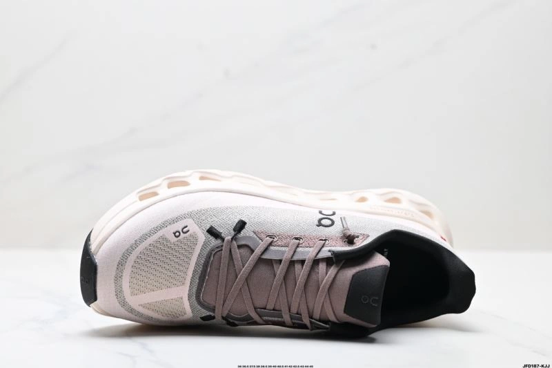 On Running Shoes Chic 3053