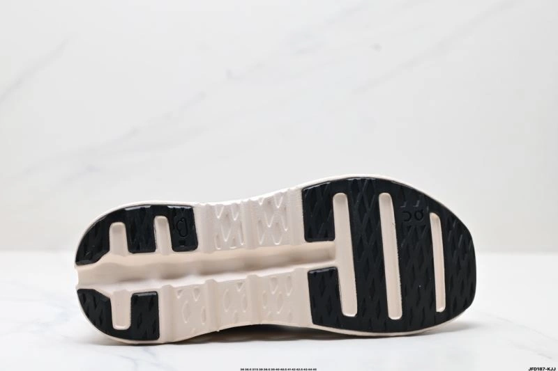 On Running Shoes Chic 3053