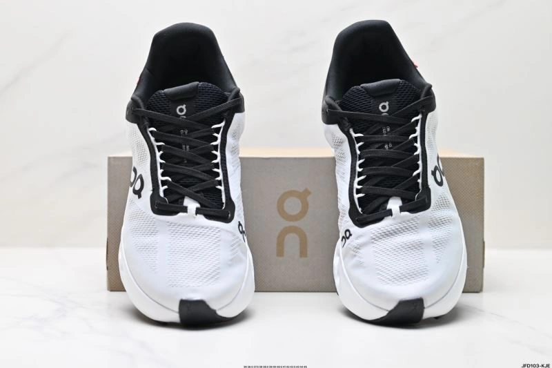 Functional On Running Shoes 3050