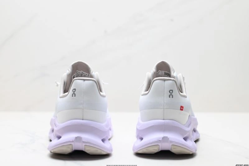 EyeCatching On Running Shoes 3039