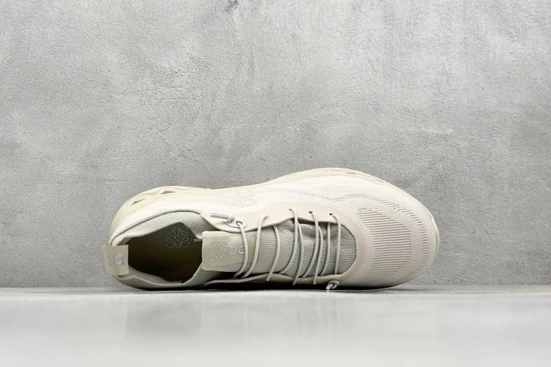 On Running Shoes Unique 3034