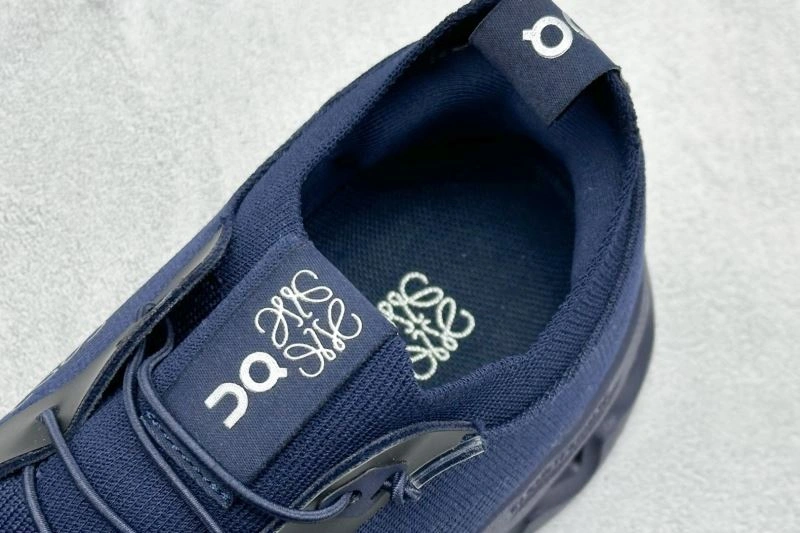 WaterResistant On Running Shoes 3044