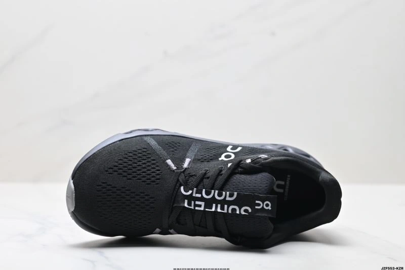 On Running Shoes Bold 2002