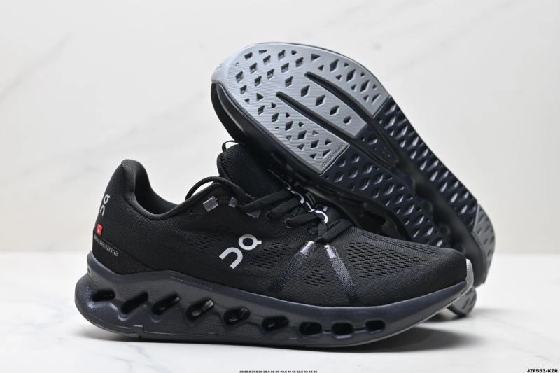 On Running Shoes Bold 2002
