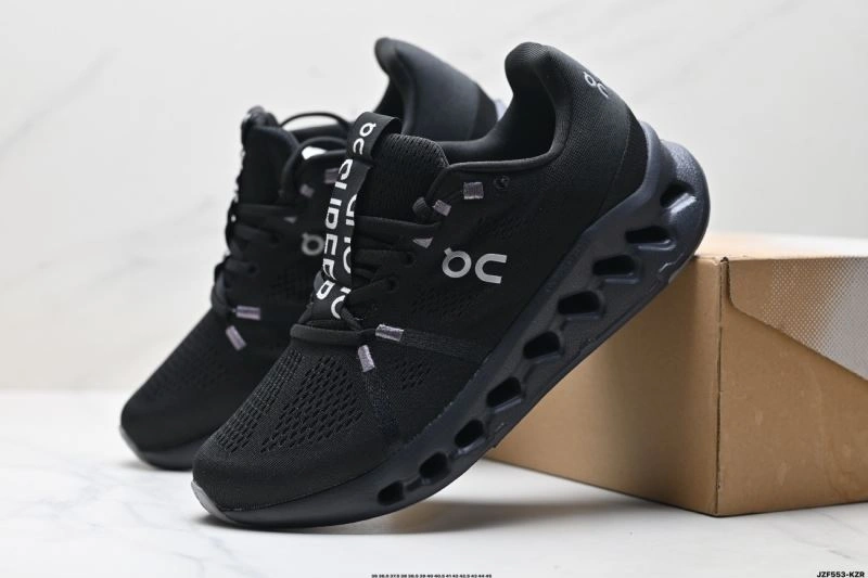 On Running Shoes Bold 2002