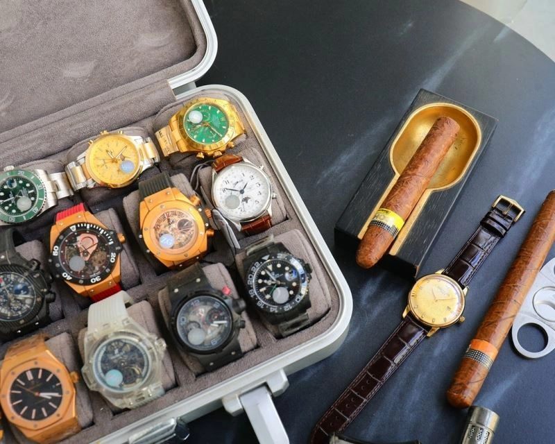 Compact PATEK PHILIPPE Watches 198288