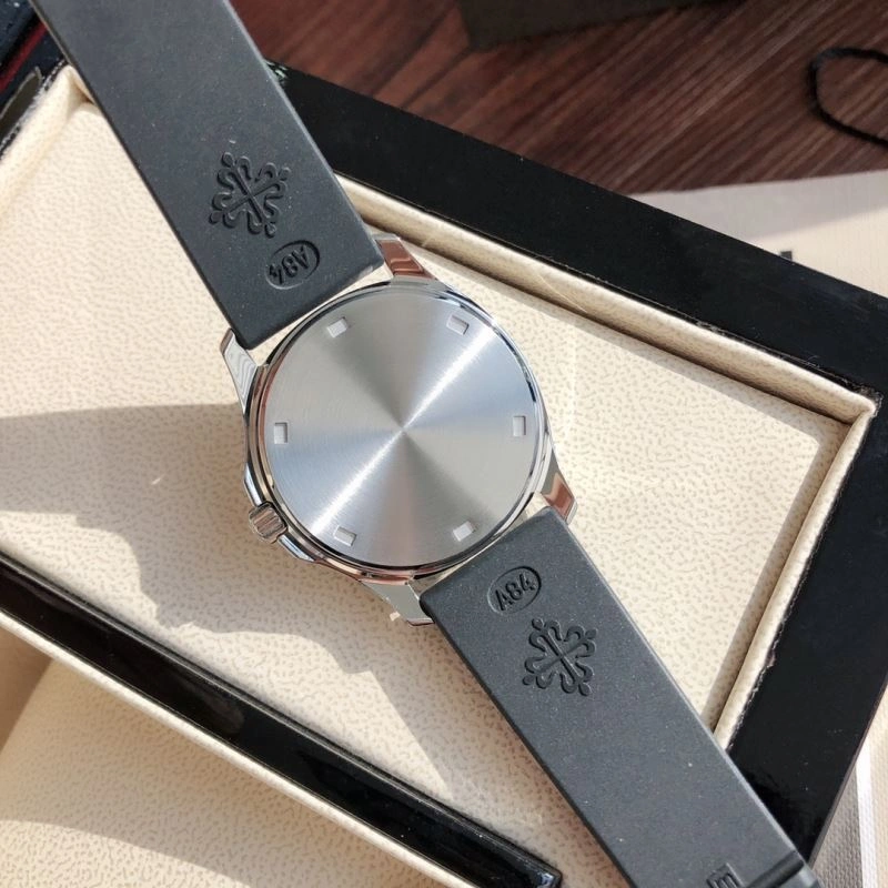 Sporty PATEK PHILIPPE Watches 198212