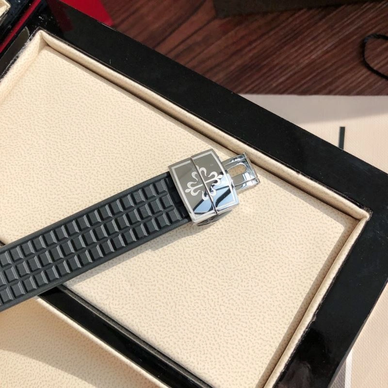 Sporty PATEK PHILIPPE Watches 198212