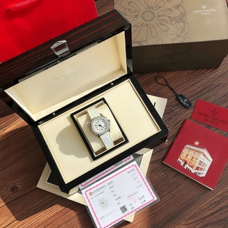 Contemporary PATEK PHILIPPE Watches 198219