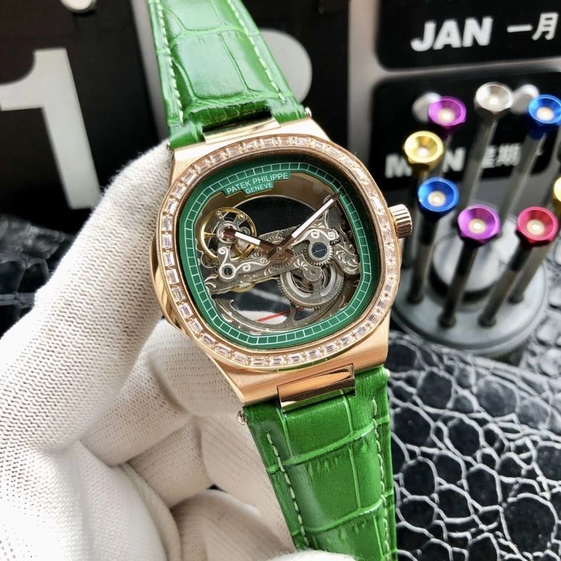 UrbanChic PATEK PHILIPPE Watches 198152