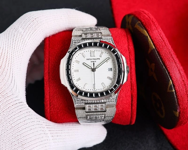 Sleek PATEK PHILIPPE Watches 197972
