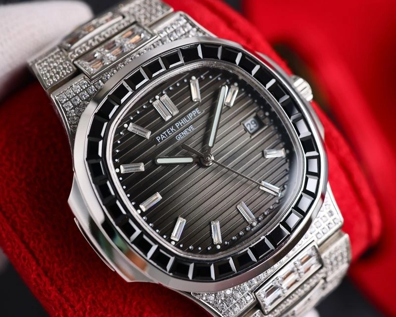 Sleek PATEK PHILIPPE Watches 197972