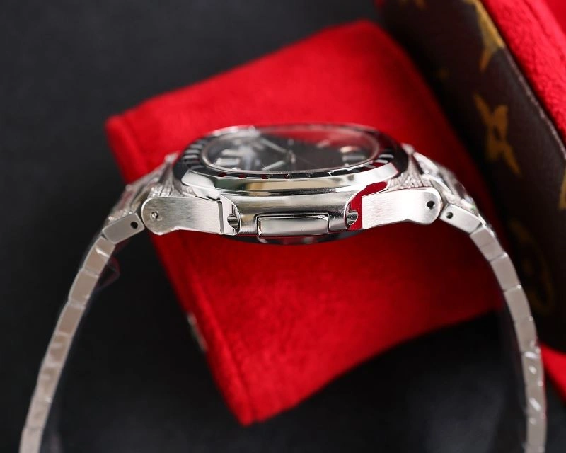 Sleek PATEK PHILIPPE Watches 197972