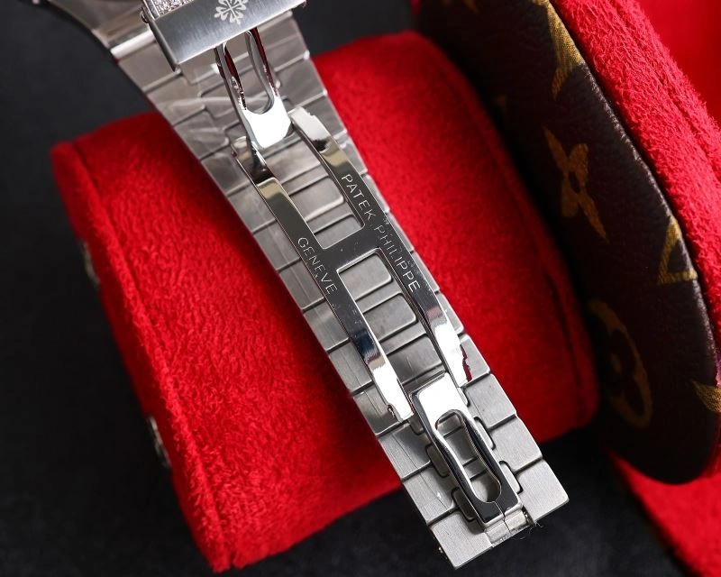 Sleek PATEK PHILIPPE Watches 197972