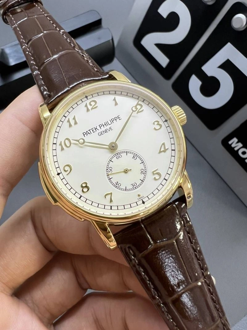 Compact PATEK PHILIPPE Watches 197702