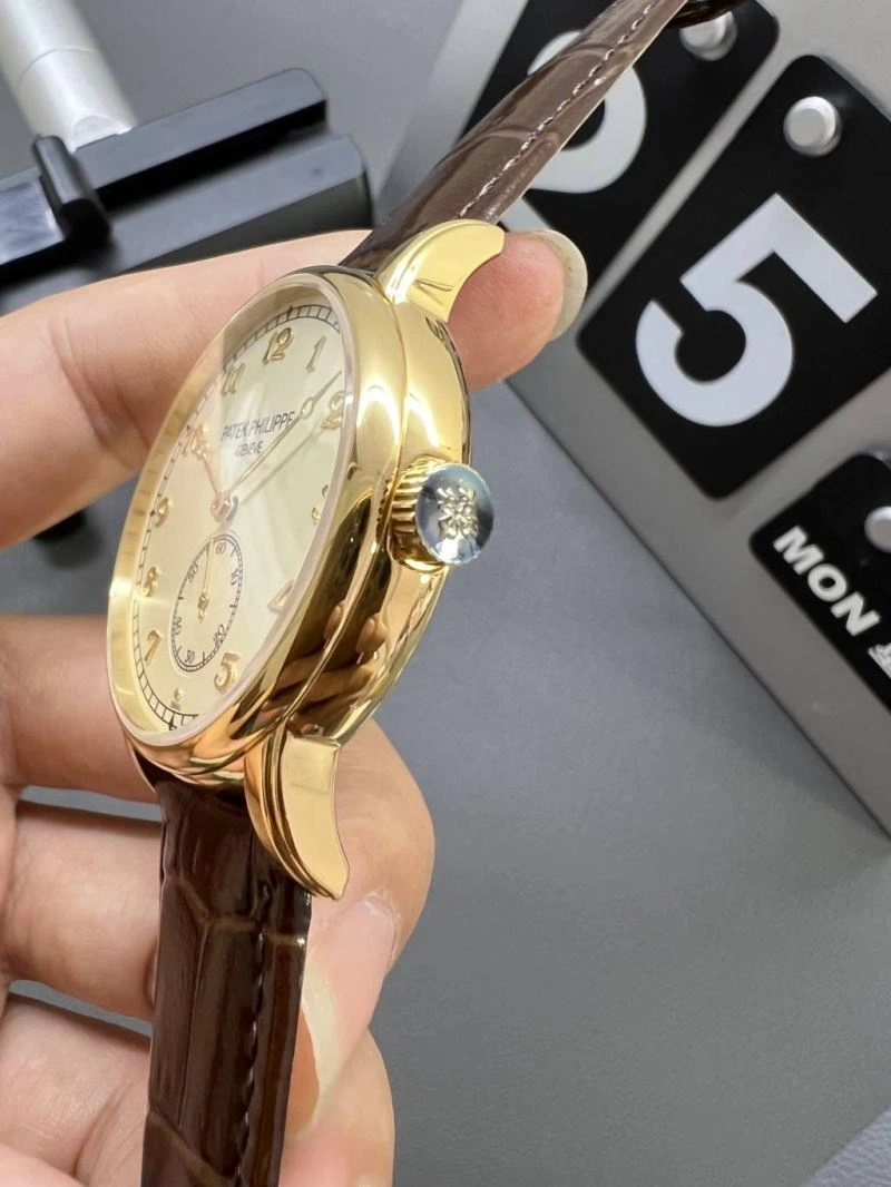 Compact PATEK PHILIPPE Watches 197702