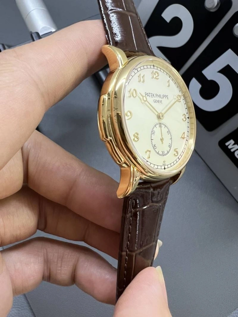 Compact PATEK PHILIPPE Watches 197702