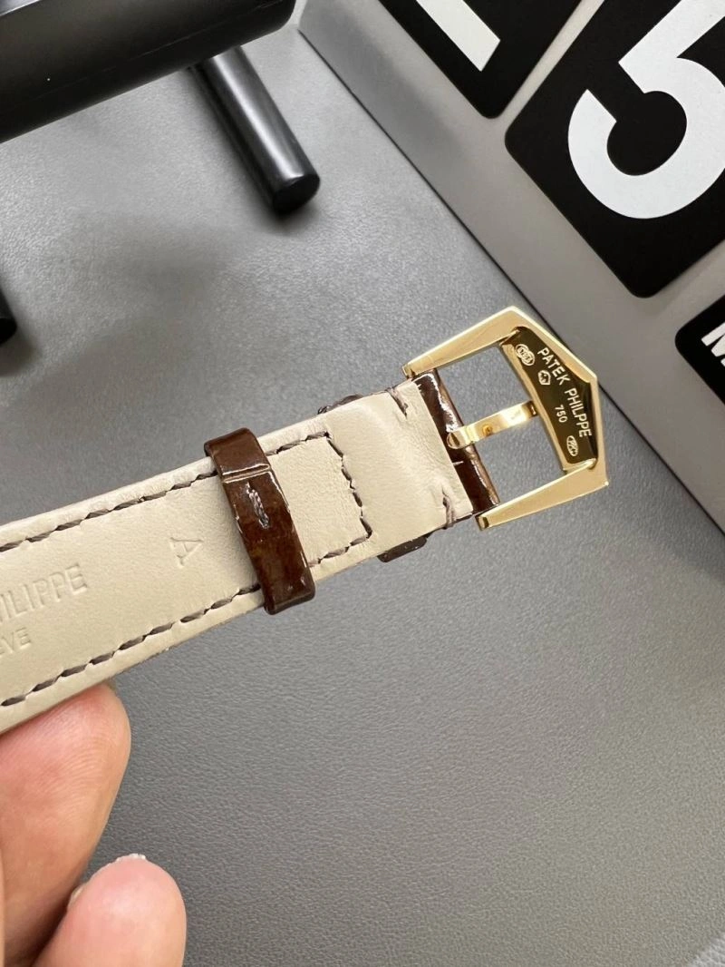 Compact PATEK PHILIPPE Watches 197702