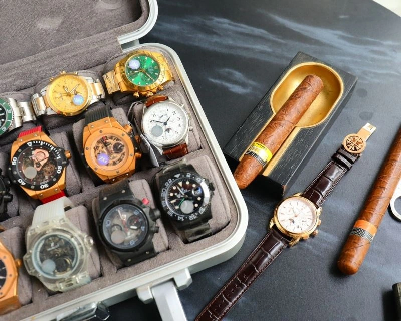Colorful PATEK PHILIPPE Watches 197359