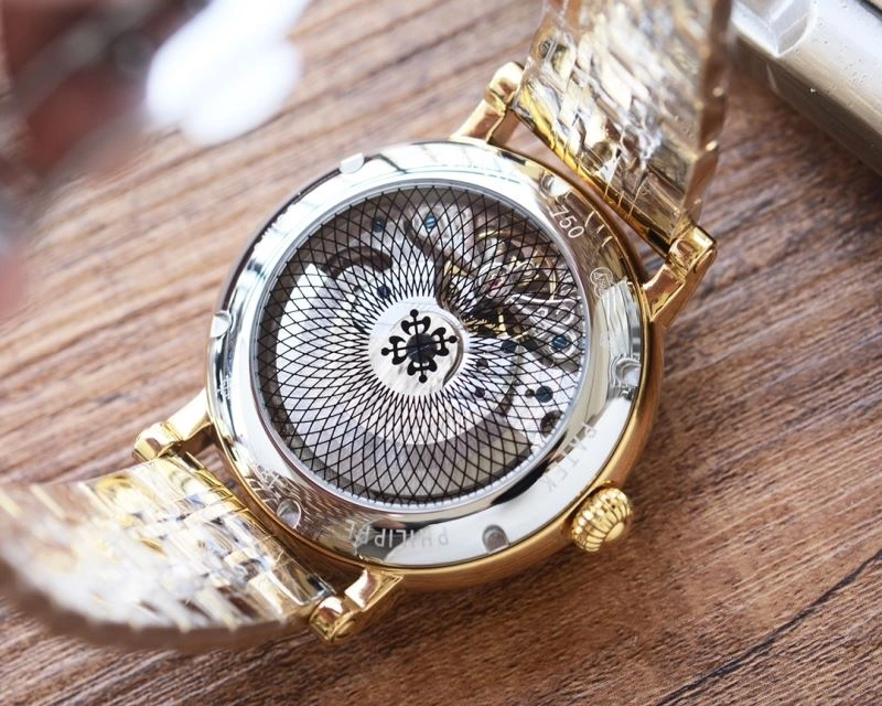 Snug PATEK PHILIPPE Watches 197309
