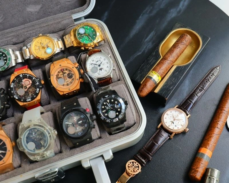 Seasonal PATEK PHILIPPE Watches 197297