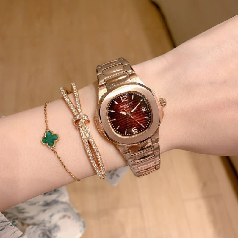 Seasonal PATEK PHILIPPE Watches 197165