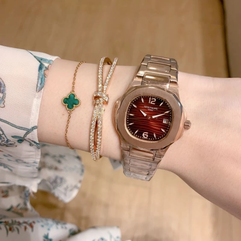Seasonal PATEK PHILIPPE Watches 197165