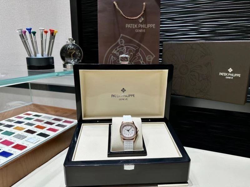 SmoothTexture PATEK PHILIPPE Watches 196323