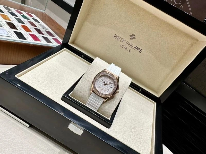 SmoothTexture PATEK PHILIPPE Watches 196323