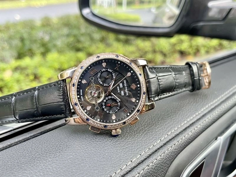 Seasonal PATEK PHILIPPE Watches 195944