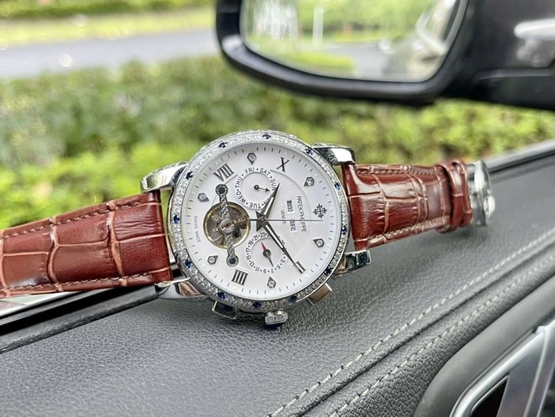 Seasonal PATEK PHILIPPE Watches 195944