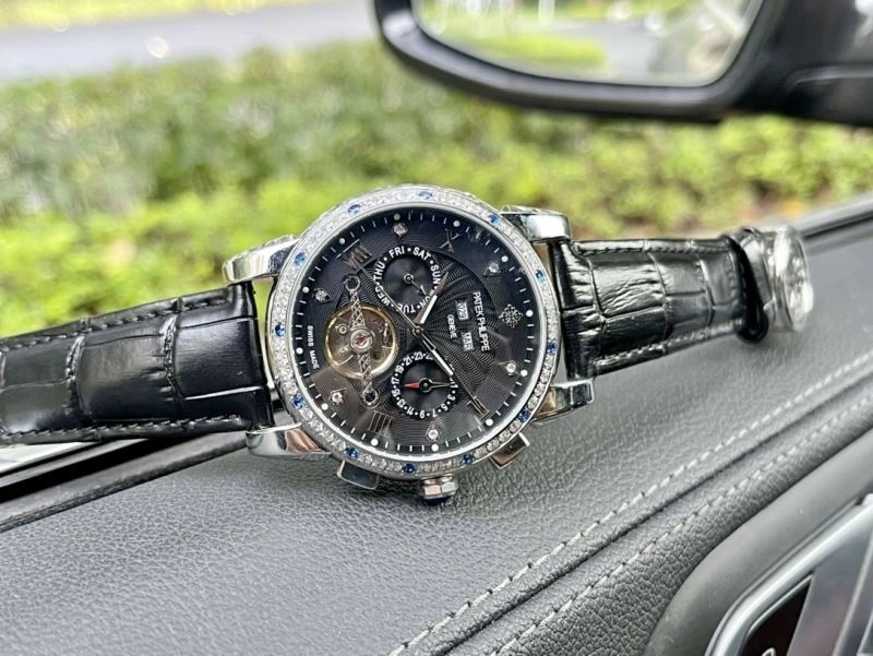 Seasonal PATEK PHILIPPE Watches 195944