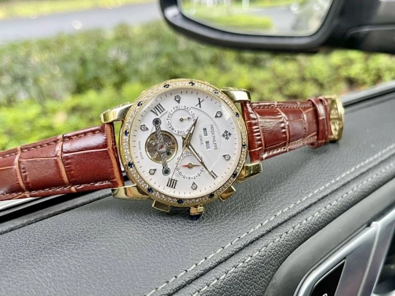 Seasonal PATEK PHILIPPE Watches 195944